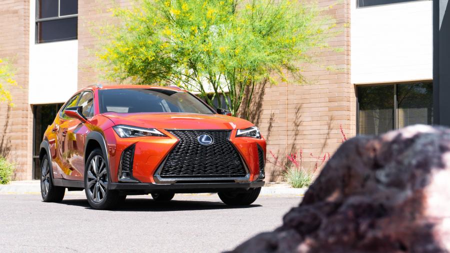  Lexus UX250h F-Sport 2018 года  (NA) (фото 40 из 40)